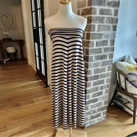 GAP Convertible Strapless Dress/Maxi Skirt in Navy Stripe — S - Picture 8 of 15